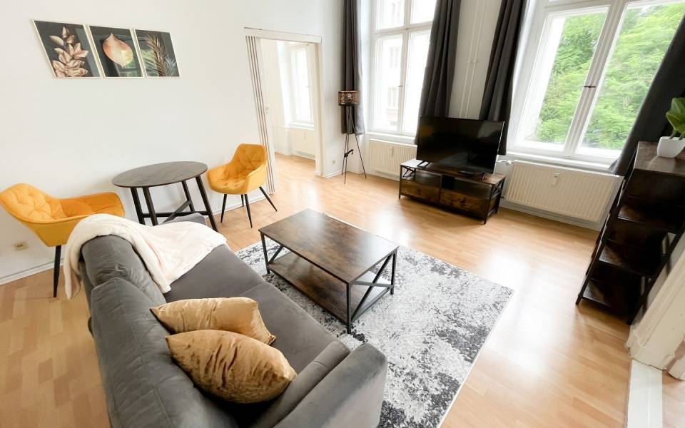 Fully Furnished 2 Room Apartment For Rent Near Alexanderplatz