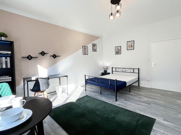 Studio Apartment For Rent In Berlin PK74VH1R