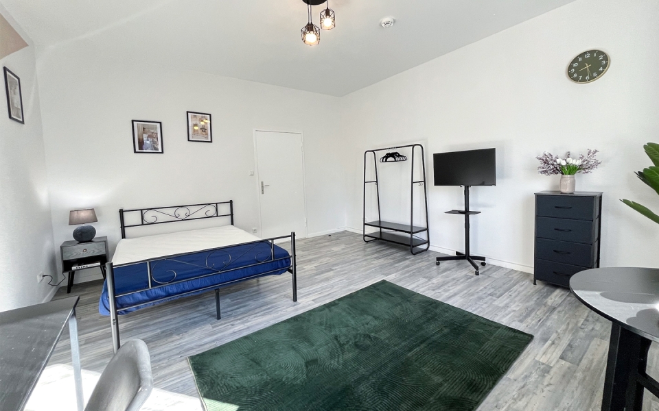 Studio Apartment For Rent In Berlin PK74VH1R