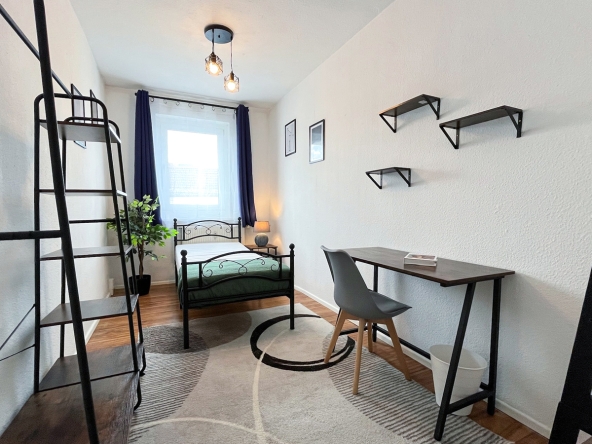 B FRANK.44.6.L.Room1 .01 |