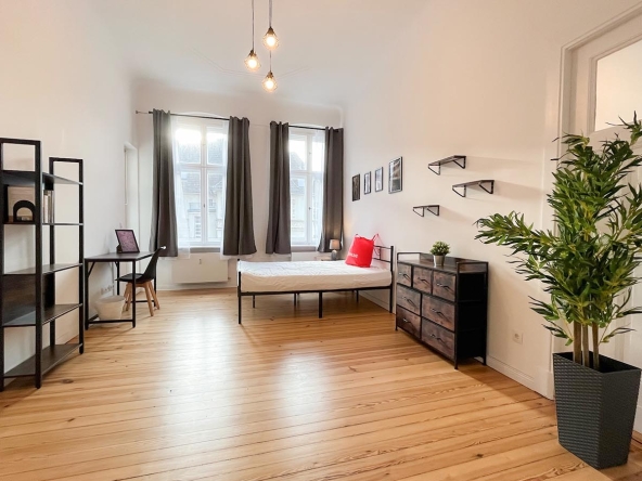 Private Room for Rent in Berlin with Balcony