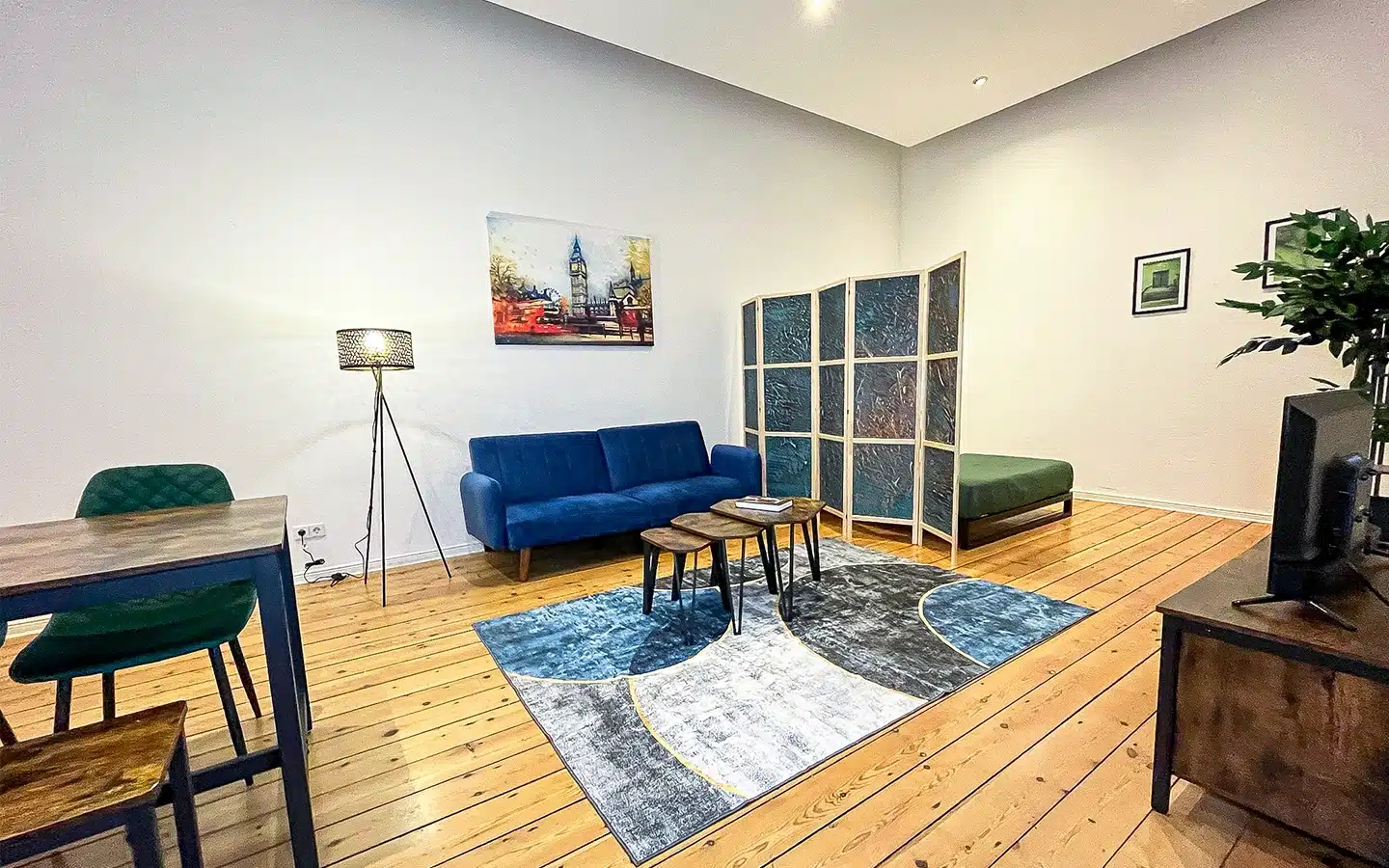 Room For Rent in Berlin CA24SFREG2