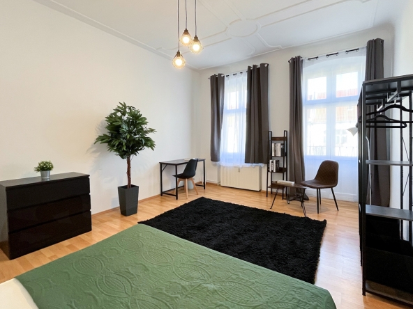 B SN37.3.R.Room1 .04 |