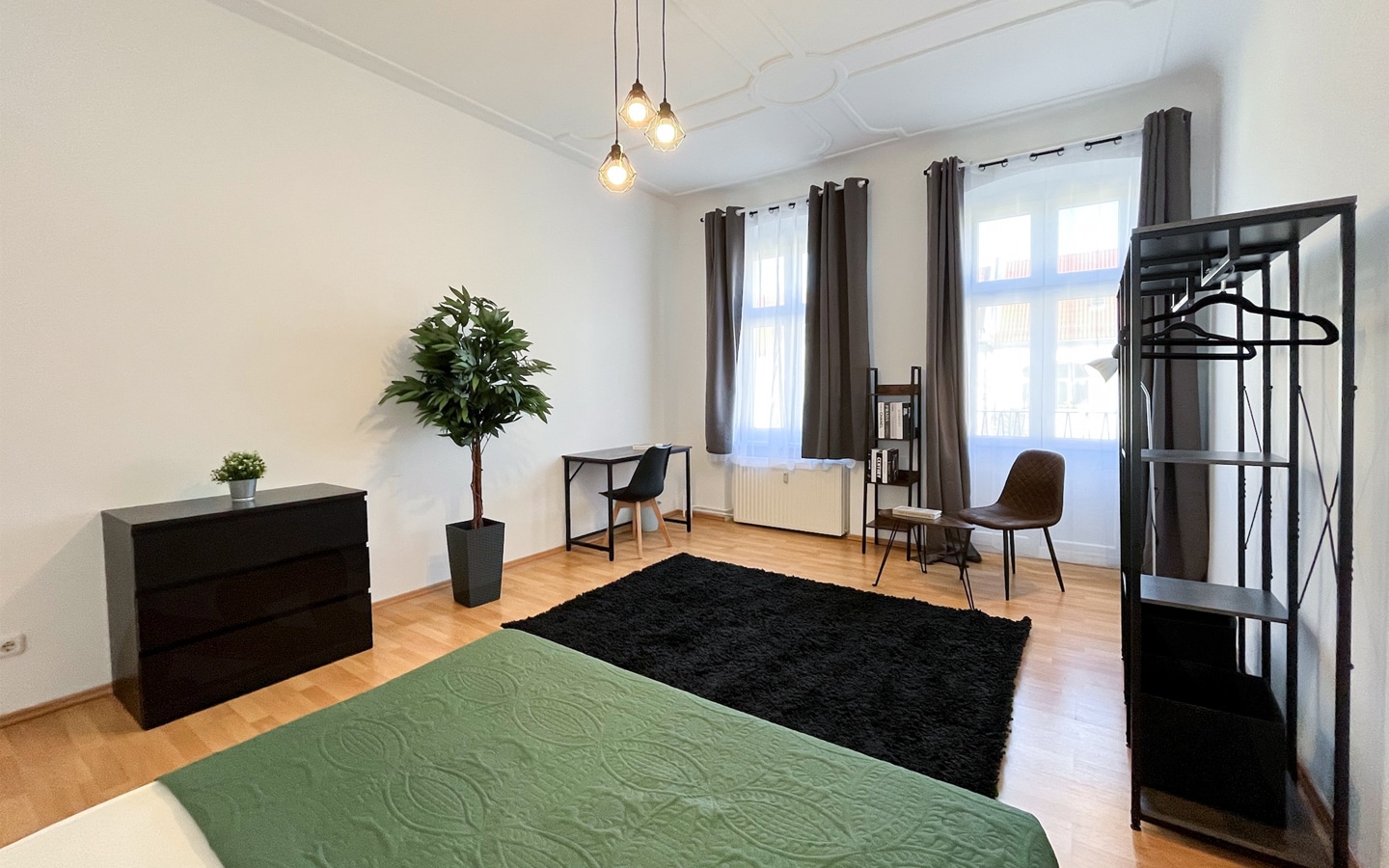 B SN37.3.R.Room1 .04 |